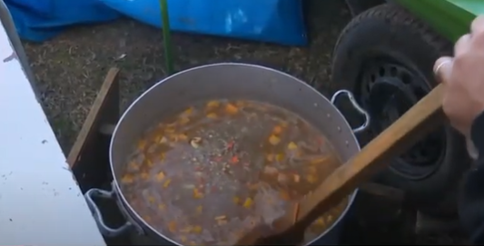 Guiso de lentejas solidario en Villa del Parque