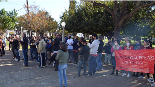 Esperanza: Amplia movilización de comerciantes para pedir que los dejen trabajar