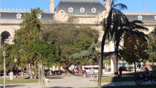 Empresarios de turismo y transporte se manifestaron en Casa de Gobierno