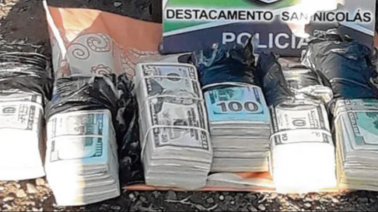 Detuvieron a un DJ en plena autopista con 300.000 dólares