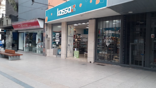 Feriado: escaso movimiento en el microcentro y pocos negocios abiertos