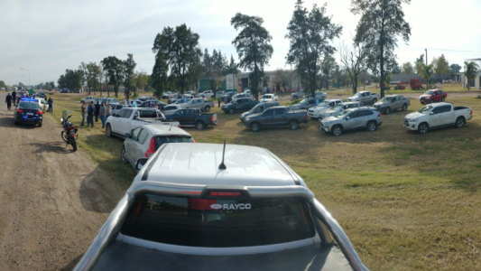 Caravana de entidades intermedias de Ceres para que los dejen trabajar