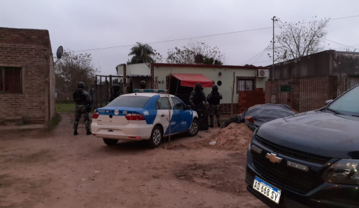 Allanamiento en Santo Tomé: trasladaron a varias personas y secuestraron estupefaciente