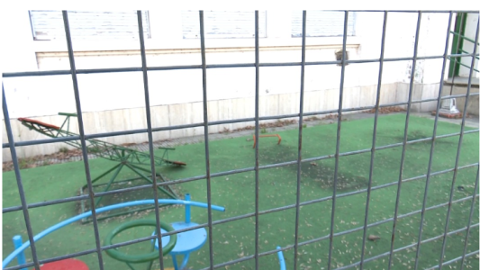 Barrio Roma: desmantelaron la plaza de juegos en la Escuela Avellaneda
