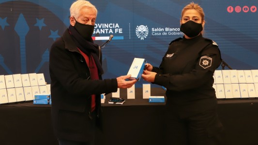 Coronavirus: la Policía recibió dispositivos móviles para controlar los ingresos a la provincia