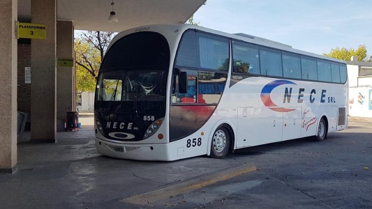 Hay transporte en la ciudad de Santa Fe pero sigue el conflicto con el servicio interurbano