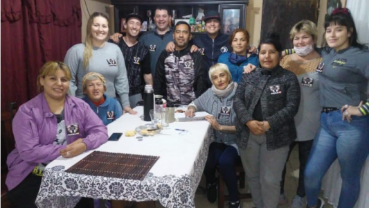 Barranquitas Sur: "un chiquito apareció a pedir comida y surgió la iniciativa de hacer un comedor"