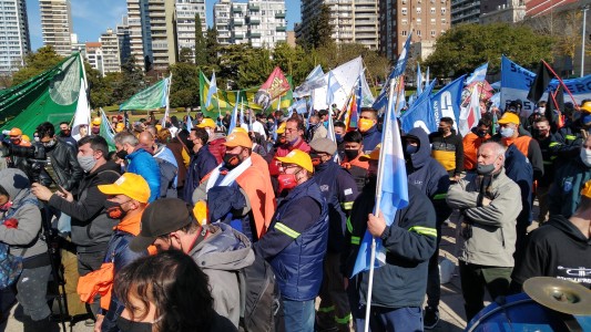 Video: "ruidazo" a favor de la intervención de Vicentin en el Monumento a la Bandera