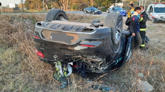 Espectacular vuelco de la camioneta de Brian Fernández: el jugador no estaba en el vehículo