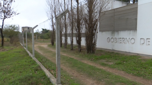 Insólito: se robaron el tejido del dispensario de Varadero y después lo vendían en el barrio