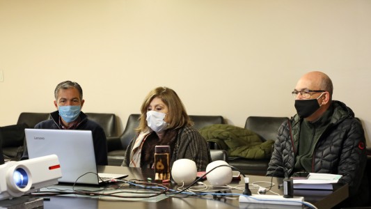 El gobierno evalúa con docentes y estatales el retorno a las clases presenciales en Santa Fe