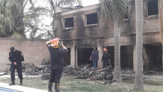 Fuego en Santo Tomé: "Las pérdidas son totales, queda el consuelo de que estamos bien"