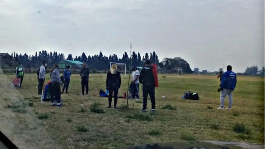 Monte Vera: más de 30 personas estaban jugando al fútbol en una Liga privada