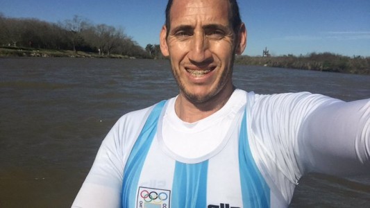 El llanto del remero Ariel Suárez que volvió a entrenar sin autorización