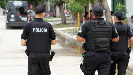Son 16 los policías contagiados de Covid-19 en la provincia y más de 100 aislados