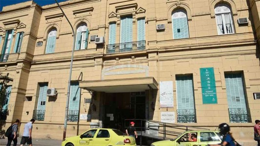 Un joven que incumplió la cuarentena, debió donar 10 mil pesos al hospital Cullen