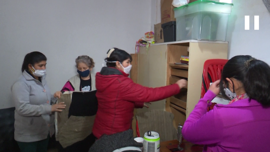 Costurero social: iniciativa solidaria de la Asociación "Volver a empezar"