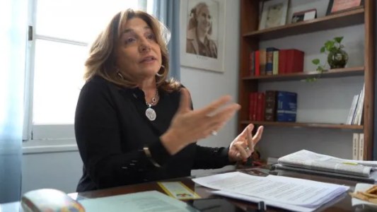 La ministra Silvina Frana se aisló porque su padre dio positivo de coronavirus