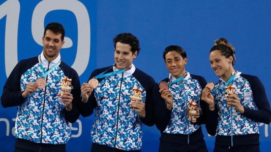 Santiago Grassi y Julia Sebastian, dos santafesinos en la NBA de la natación