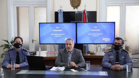 Recomposición salarial y una Tarjeta Alimentaria para agentes de la Policía de Santa Fe