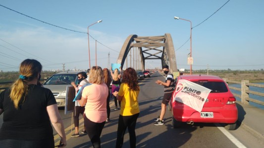 El Puente Carretero también fue lugar de reclamos contra las restricciones