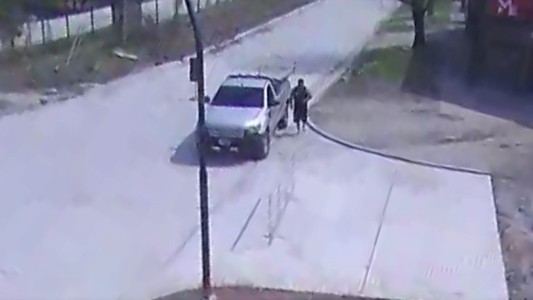 Recreo: fueron filmados mientras se robaban vallas de señalización