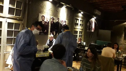 Empresarios y trabajadores hoteleros y gastronómicos se movilizan a Casa de Gobierno