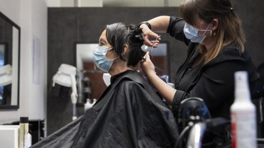 Protesta de peluqueros frente a Casa de Gobierno