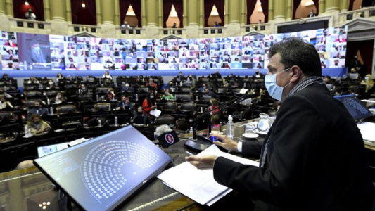 Escándalo sexual del diputado: un llamado para presionar y una renuncia que decantó en 8 horas