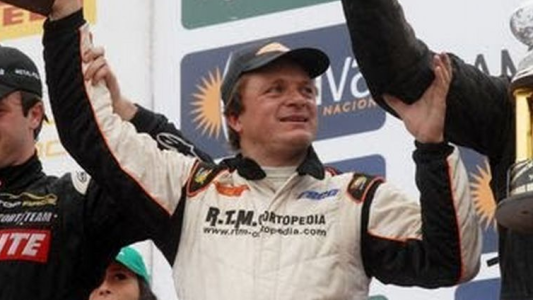 Adrián Hang vuelve al automovilismo