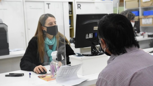 Rafaela: empleados que atiendan al público deberán llevar "doble protección"