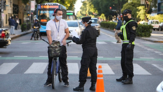 El decreto nacional no cambia nada y la cuarentena "sigue igual" en Santa Fe
