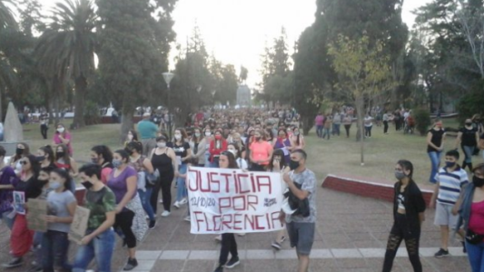 Un pueblo conmovido marchó y pidió justicia por el femicidio de Florencia