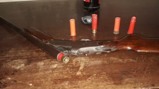 Santo Tomé: detuvieron a un joven tras secuestrarle un arma de fuego y una bomba molotov