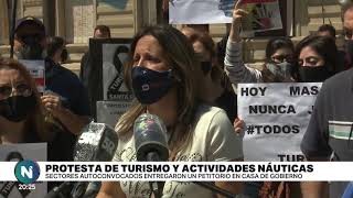 Agencias de turismo y guías náuticos protestaron frente a Casa de Gobierno