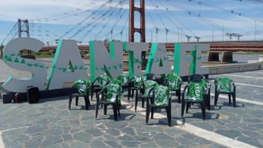 Reclamaron la legalización del aborto mediante una intervención urbana