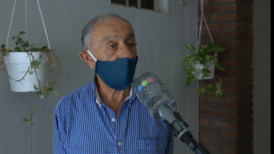 Entraron a robar y se encontraron con su suegra de 94 años: "al menos le dieron un vaso con agua"