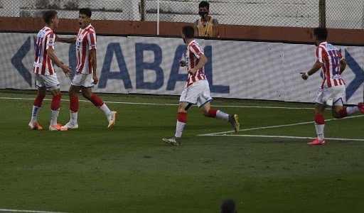 Por el positivo del médico Calvo, hisoparon a jugadores de Unión