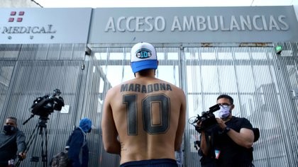 Dieron de alta a Maradona: seguira su recuperación en una casa de Nordelta
