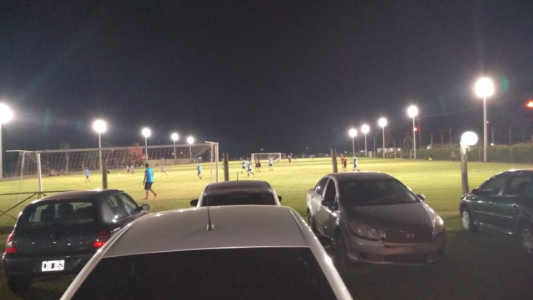 Desactivaron un torneo de fútbol con decenas de personas en Recreo Sur