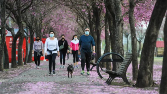 La ministra de Salud advierte que habrá que cuidarse hasta julio