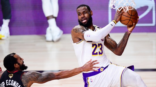 LeBron James renovó su contrato con los Lakers por dos temporadas: la impactante cifra que se llevará