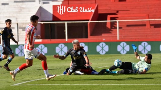 Unión cayó por 5 a 3 ante Atlético y quedó afuera de la Fase Campeonato