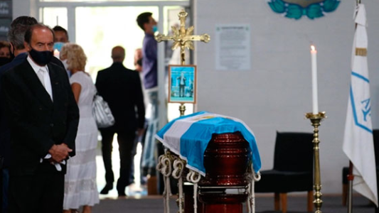 Mascherano, Gallardo, Passarella y el Presidente, en el último adiós a Alejandro Sabella