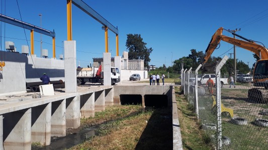 Comenzaron las tareas de instalación de la "Casabomba 0" en el barrio Centenario