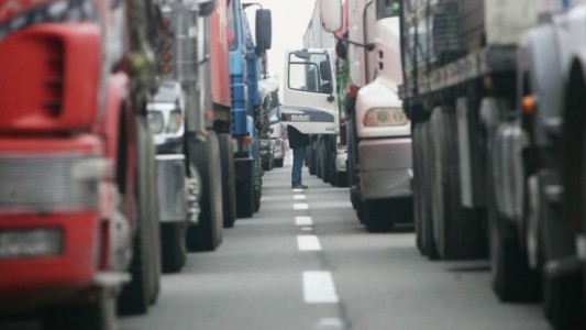Día del camionero: cómo es la vida arriba del camión