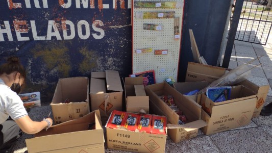 Secuestraron pirotecnia en tres locales de la capital santafesina