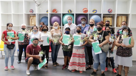 Barrio San Lorenzo: vecinos culminan el año con la escritura de sus viviendas en la mano