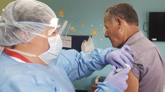 Convocan a los enfermeros a sumarse a la campaña de vacunación contra el covid