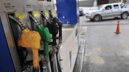 Este viernes vuelven a aumentar los combustibles